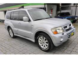 MITSUBISHI - PAJERO FULL - 2006/2007 - Prata - R$ 61.900,00