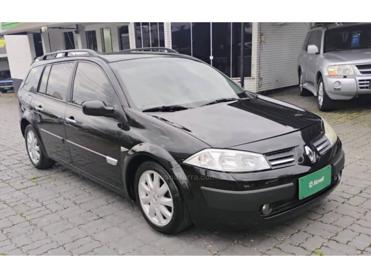 RENAULT - MÉGANE - 2010/2011 - Preta - R$ 33.900,00