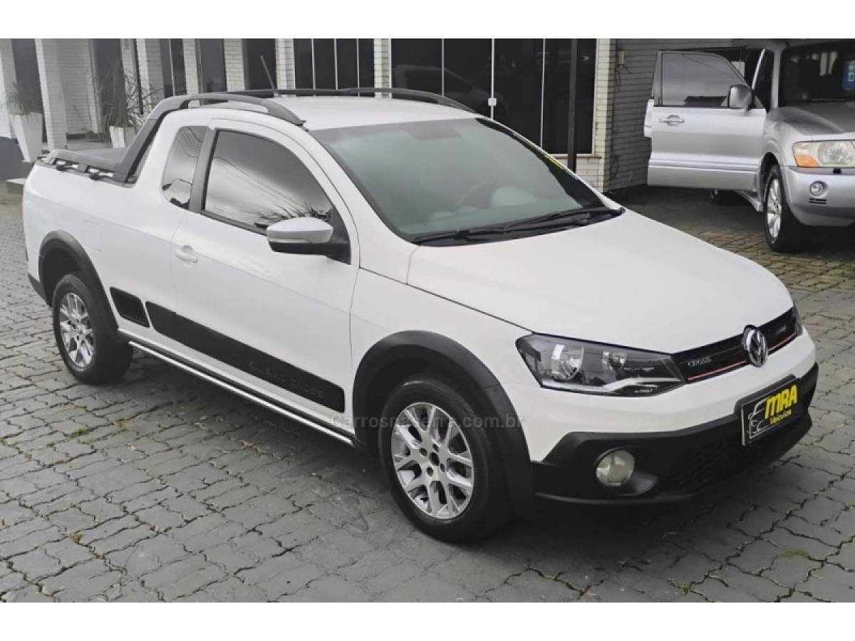 VOLKSWAGEN - SAVEIRO - 2014/2015 - Branca - R$ 67.900,00