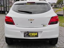 CHEVROLET - ONIX - 2015/2015 - Branca - R$ 47.500,00