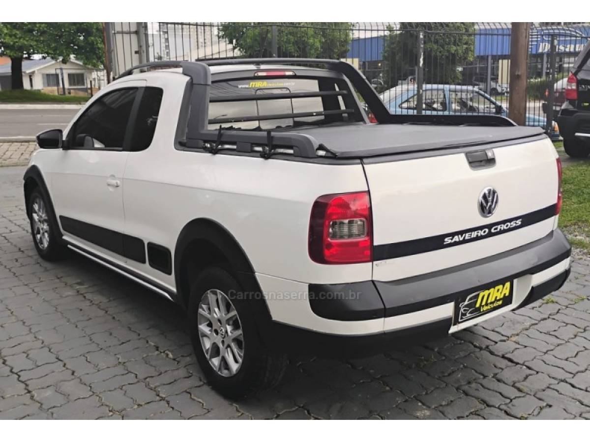 VOLKSWAGEN - SAVEIRO - 2014/2015 - Branca - R$ 67.900,00