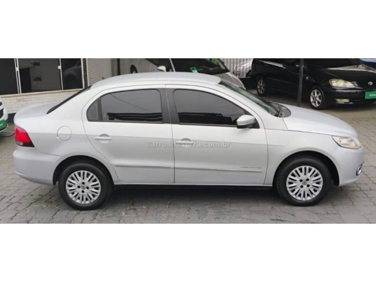 VOLKSWAGEN - VOYAGE - 2012/2013 - Prata - R$ 39.900,00