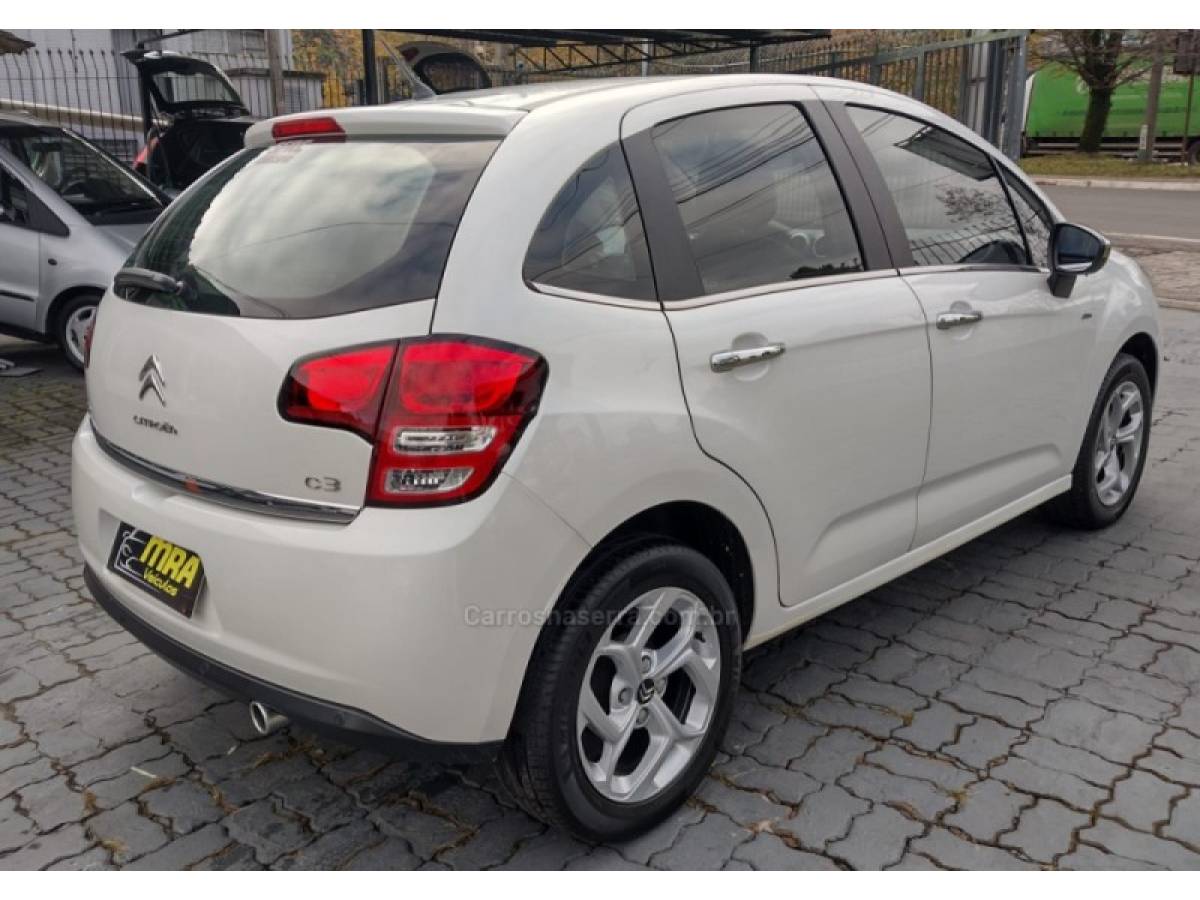 CITROËN - C3 - 2015/2016 - Branca - R$ 49.000,00