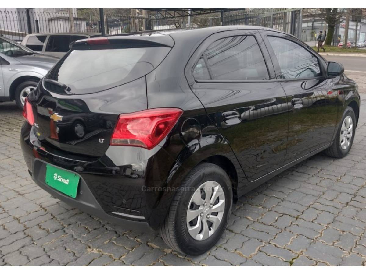 CHEVROLET - ONIX - 2018/2018 - Preta - R$ 52.900,00