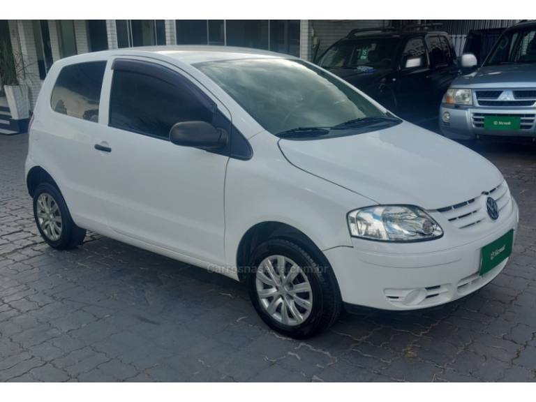 VOLKSWAGEN - FOX - 2006/2007 - Branca - R$ 19.900,00