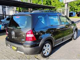 NISSAN - LIVINA - 2010/2011 - Preta - R$ 33.900,00