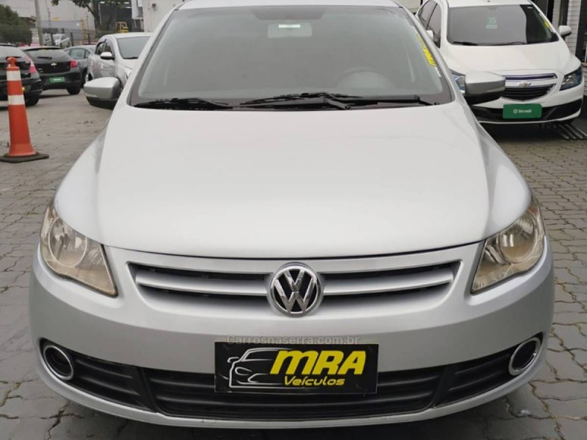 VOLKSWAGEN - VOYAGE - 2012/2013 - Prata - R$ 39.900,00