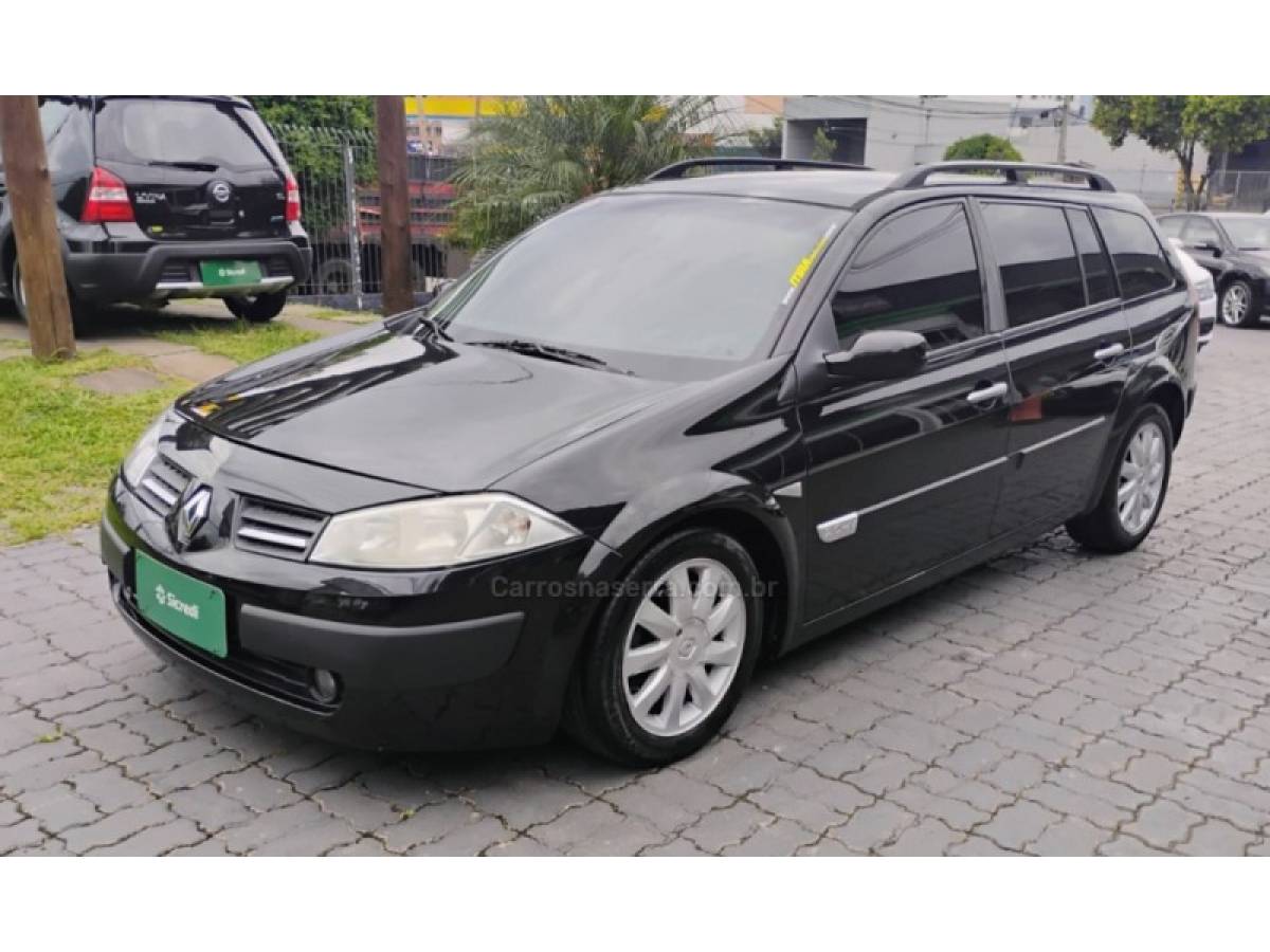 RENAULT - MÉGANE - 2010/2011 - Preta - R$ 33.900,00