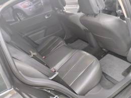 RENAULT - MÉGANE - 2010/2011 - Preta - R$ 33.900,00